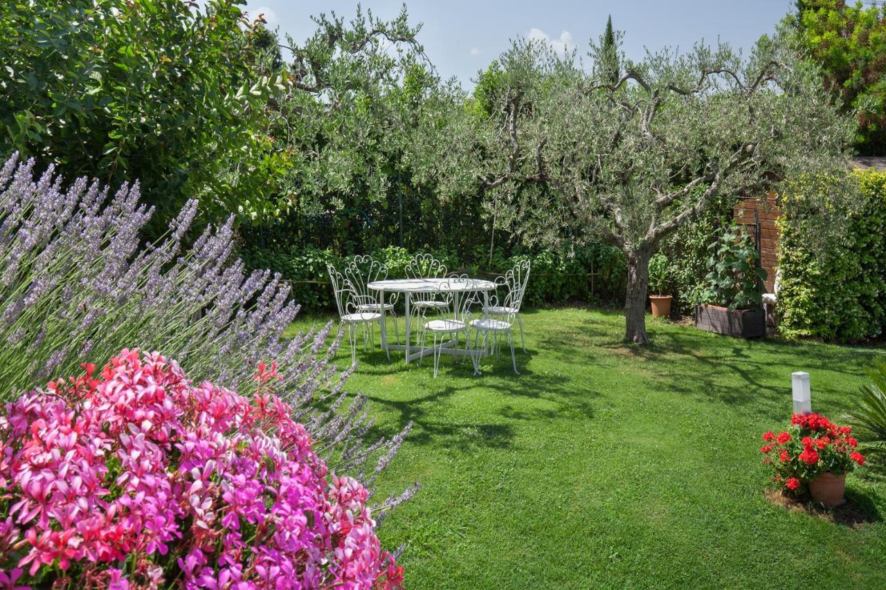 Villa Aurora-Holiday Home Apt 2 Бардолино Экстерьер фото