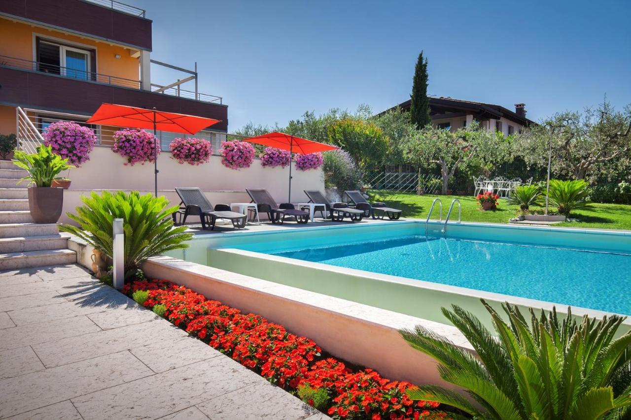 Villa Aurora-Holiday Home Apt 2 Бардолино Экстерьер фото